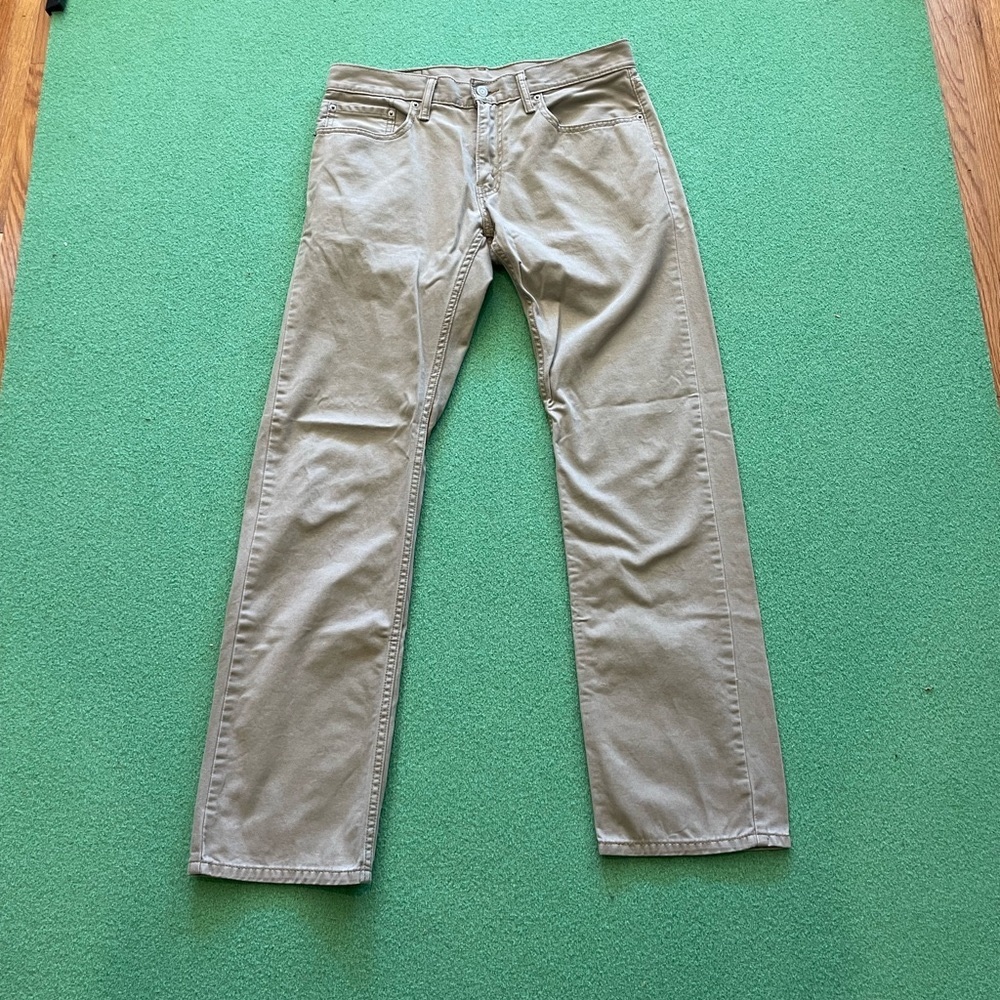 Levi’s Men’s straight-fit jeans khaki/tan size 32x 32